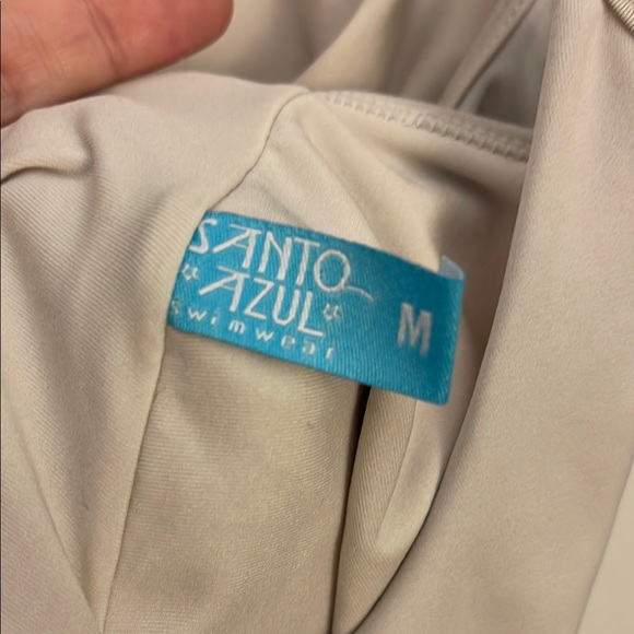 SANTO AZUL | Cream One Pieces with Elegant Design Size Medium - Picture 5 of 7